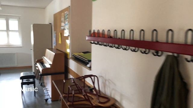 Real School in Neumarkt смотреть онлайн