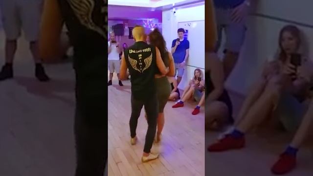Kizomba Fusion Romantic | Ronie & Chrissy ?? ??? смотреть онлайн