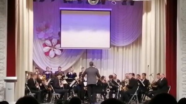 "El cumbanchero" - духовой оркестр, дирижер А. Городков