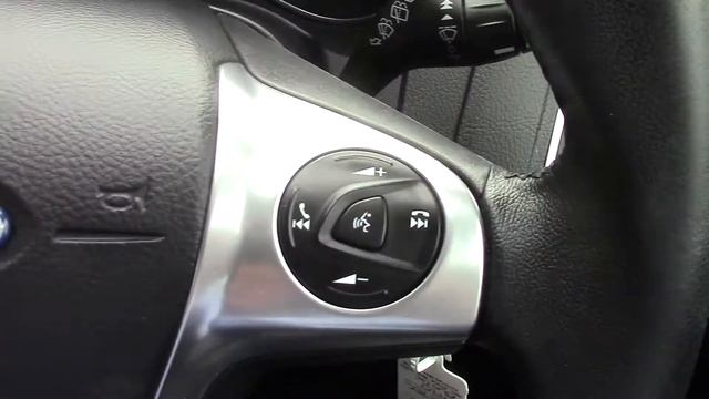 Ford Focus Zetec SF63YWH смотреть онлайн