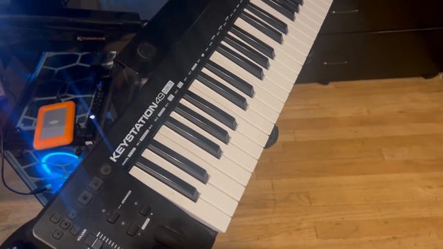 M Audio Keystation 49 MK3 Synth Action 49 Key USB MIDI Keyboard Controller Review смотреть онлайн