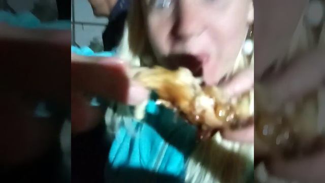 Марина, как надо правильно курицу есть????? смотреть онлайн
