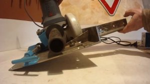 Мини циркулярка из болгарки,УШМ.Make your own angle grinder stand and metal chop saw.