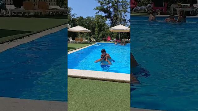 Бассейн кайф. Бухта Инал смотреть онлайн