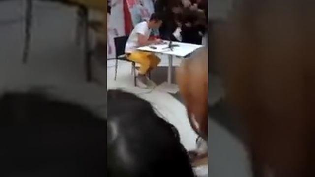 Желудь в галерее + метания яиц с 4 этажа смотреть онлайн