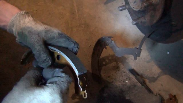 замена задних тормозных колодок toyota allion (premio)240 барабанные тормоза смотреть онлайн