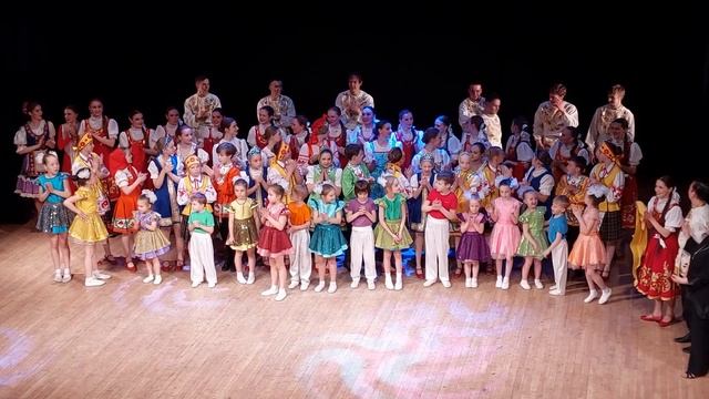 Финал концерта, ансамбль танца "Кудринка", 21.05.2023, ЦДКЖ смотреть онлайн