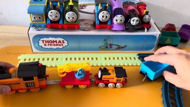 THOMAS AND FRIENDS. RUNNING ON A CIRCULAR RAIL. A TRAIN RUNS ON THE RAILS #4 смотреть онлайн