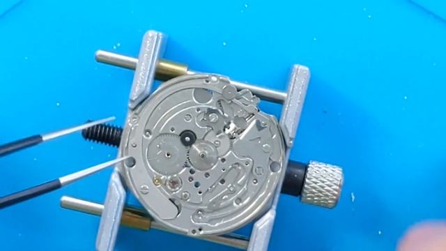 Seiko 7009A Restoration Part 1 - Disassembly смотреть онлайн