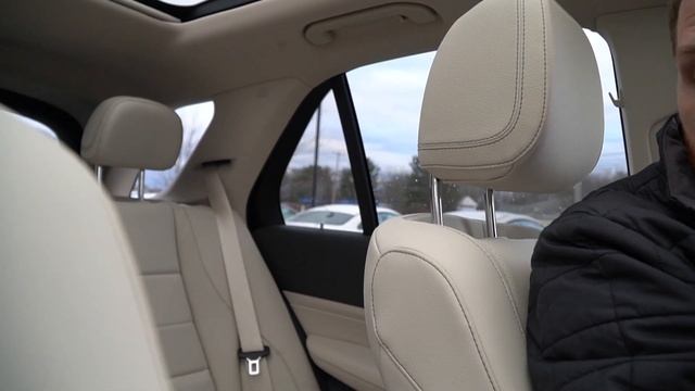 2020 Mercedes-Benz GLE450 4MATIC® - Video Tour with Sam смотреть онлайн