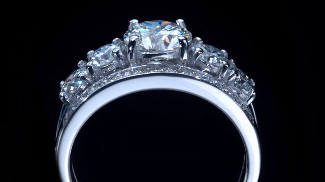 Кольцо из белого золота с выращенными бриллиантами GRACE смотреть онлайн