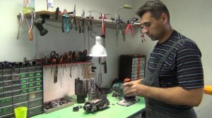 Почему не бьёт отбойный молоток makita 1213С ? Отгадка:)