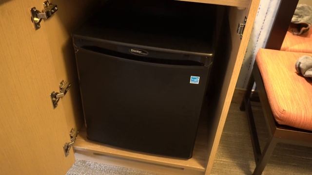 Suncoast Hilton Tapestry Collection Anaheim | Disneyland Good Neighbor Hotel Review and Tour смотреть онлайн