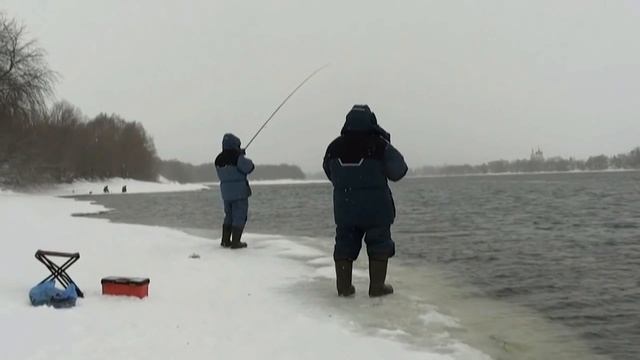 Бешеный клев окуня - раз в жизни! смотреть онлайн