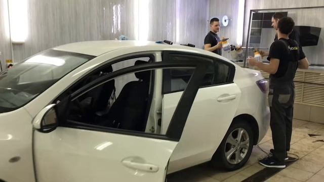 Мазда 3 тонирование заднего полукруга американской плёнкой смотреть онлайн