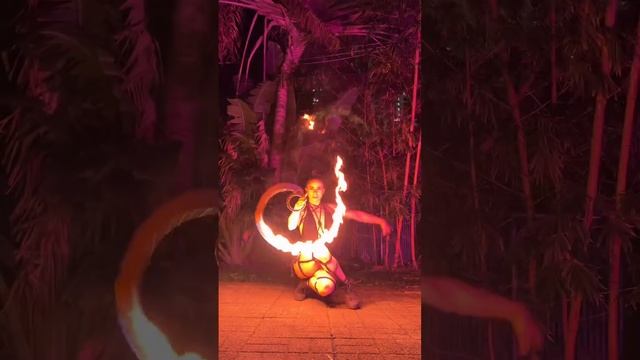 Огонь и девушка .mp4 смотреть онлайн