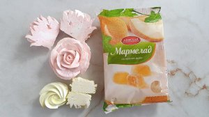 Рецепт зефира на мармеладе. Цветы из зефира. Зефир с мармеладом. Роза из зефира. Малиновка