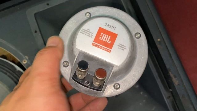 Những cặp loa cao cấp tuyển chọn- Về Với trung Tâm - STX825 liền kề seri- SRX715-725- Đẹp thiếu xố смотреть онлайн