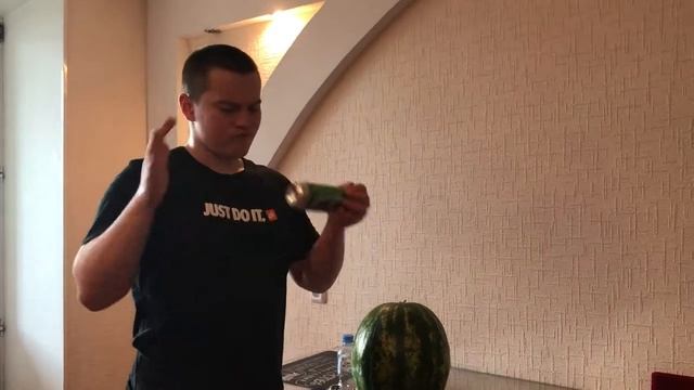 Как ПРАВИЛЬНО очистить арбуз смотреть онлайн