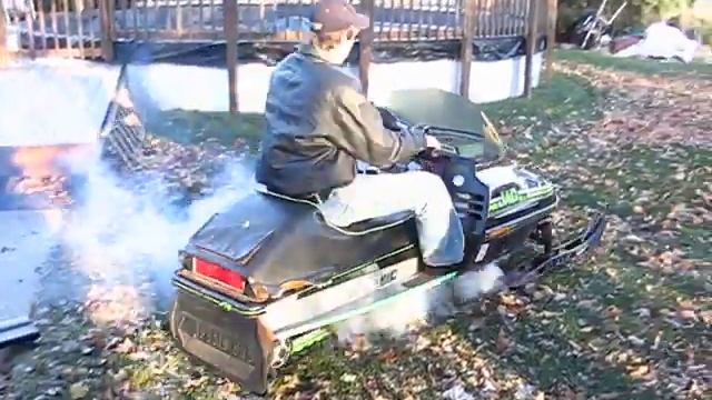 Snowmobile смотреть онлайн