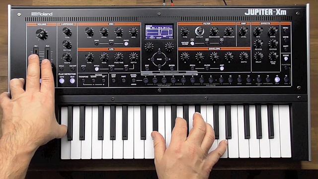 Roland Jupiter-Xm Sound Demo (no talking) смотреть онлайн