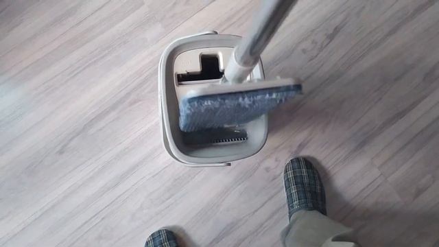 Шуршу приборку ? Мою пол с помощью швабры с отжимом и полосканием Триумф Мини (Flat Mop) смотреть онлайн