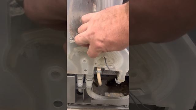 Bosch dishwasher E-14 error code Flow-through sensor fault смотреть онлайн