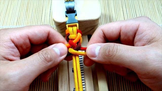 How to Make a 4 Strand Round Braid Paracord Bracelet with Buckles Tutorial смотреть онлайн