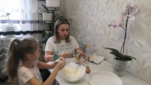 Рубрика «Полезная еда». Праздничная творожная запеканка. смотреть онлайн