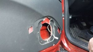 Правильная установка музыки в Ниву Тревел.