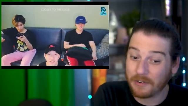 STRAY KIDS: 3 men in colorful pants / Family Games // REACTION смотреть онлайн