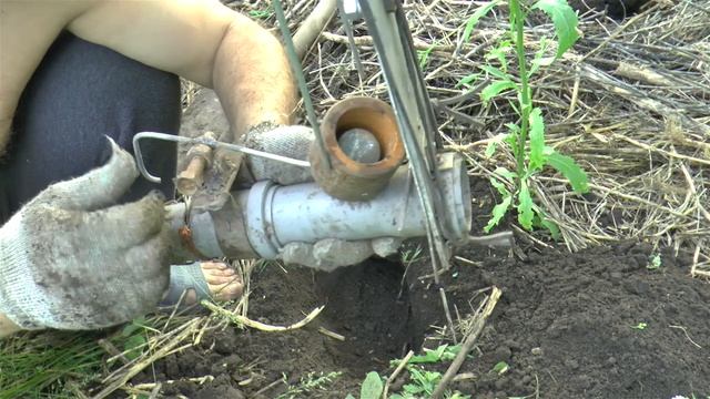 Как поймать КРОТА живьем. Живоловка на крота. Кротоловка смотреть онлайн