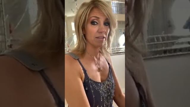 Debbie Gibson singing We Could Be Together! смотреть онлайн