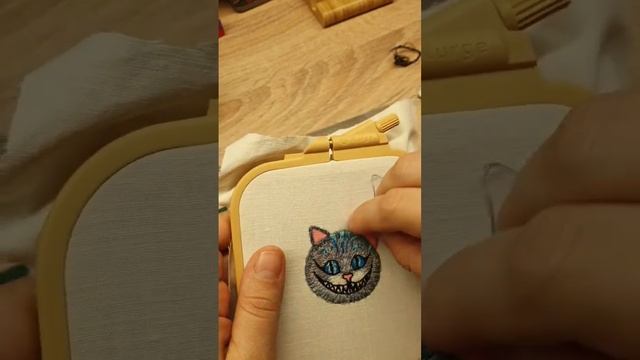 #чеширскийкот #вышивка #творчество #handmade #брошьручнойработы #embroidery #brooch смотреть онлайн