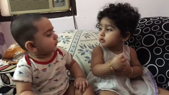 Twins Fighting |cute funny|babies смотреть онлайн