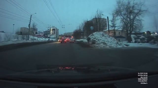 Mercedes C-class, Мурманск, выезд на встречку