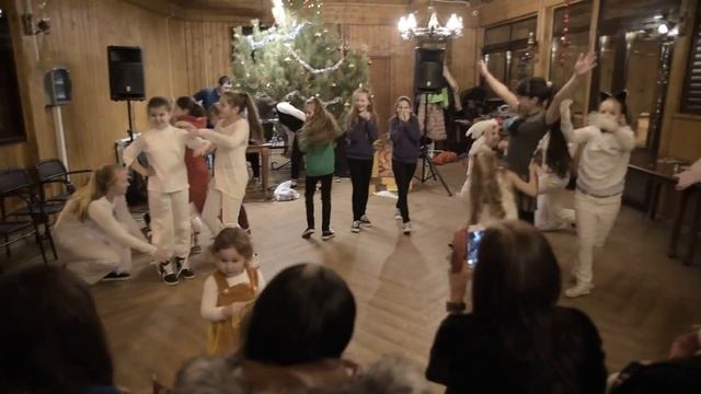 Новогодний праздник 2017. Финальный танец. "Назад в сказку" - Dance Team Just Do It. смотреть онлайн