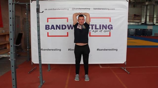 53 Разгибание рук из-за головы стоя вверх