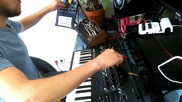 Trap Thursday's #3 : Dawless Trap Jam Session on DFAM , Circuit Tracks and Minilogue xd смотреть онлайн