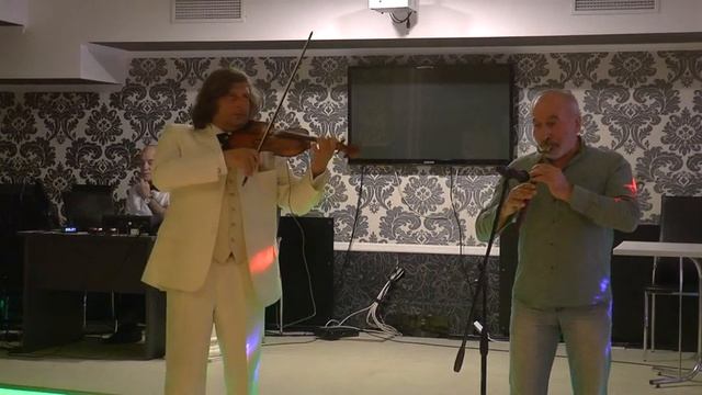 Скрипач-виртуоз Вардан Маркос и дудукист Геворк Варданян -  мелодия "Дневник крестокрада"