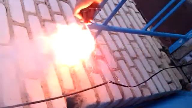 Горение пороха на калиевой селитре.Burning gunpowder in the potassium nitrate. смотреть онлайн