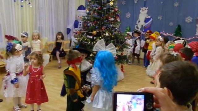 Артурика новогодний утренник-сынуля зайчик!!!! смотреть онлайн