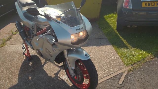 Suzuki GSXR400 gk76a смотреть онлайн