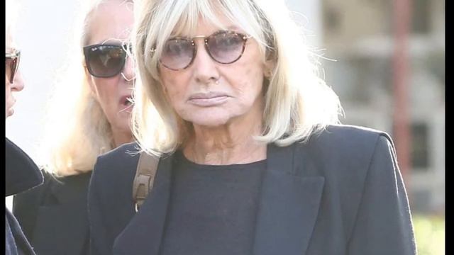 Philippe Gildas "n'a jamais su ce qu'il avait" sa veuve Maryse lui a caché sa maladie jusqu'à la fi смотреть онлайн