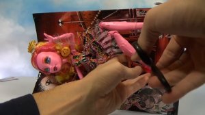 Открываем куклу Винкс Клуб и Монстер Хай большая кукла Unpacking giant doll Mons
