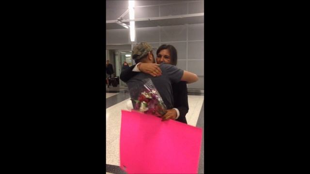 13 ańos esperando este abrazo.... смотреть онлайн