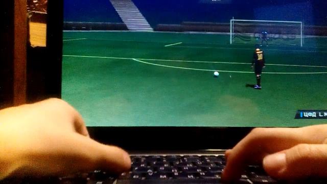 ФИФА 14 играю обучения финтам ударом !!! смотреть онлайн