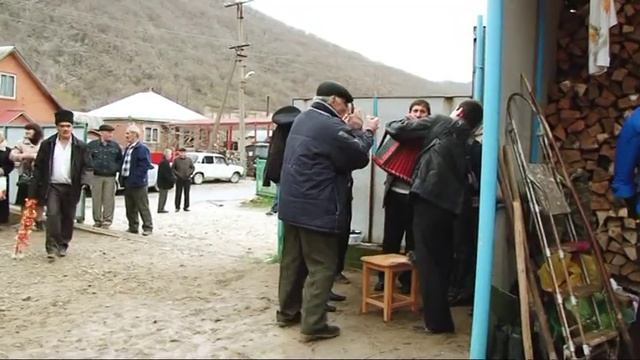 Кавказ.Лезгинка в адыгейском ауле Псебе.Танец2 смотреть онлайн