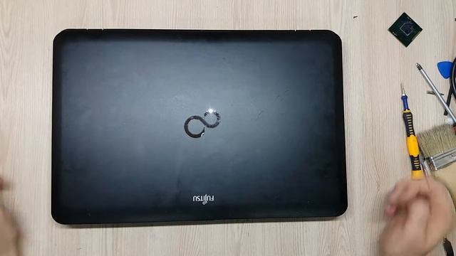 Как разобрать и почистить fujitsu AH512? смотреть онлайн