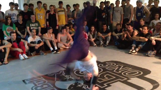 Bboy Клык - отборочный тур на RedBull BC ONE Russia 2013 I Break dance смотреть онлайн